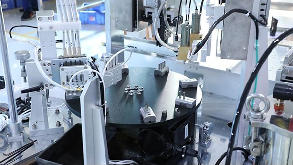 自動(dòng)點(diǎn)膠機(jī)