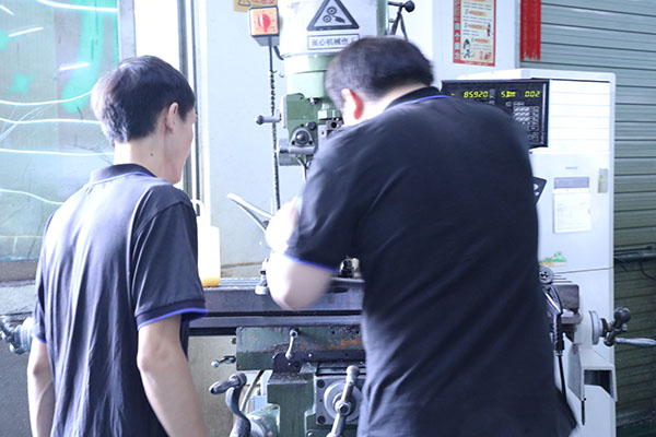 深圳三軸點膠機廠家