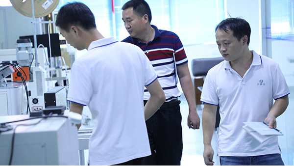 全自動(dòng)點(diǎn)膠機(jī)哪家好