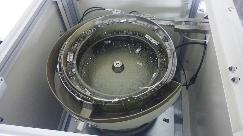 電池蓋自動(dòng)組裝機(jī)震動(dòng)盤