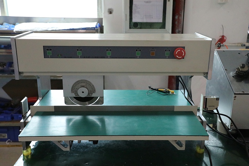 走刀式分板機結構