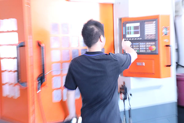 廣東自動點(diǎn)膠機(jī)方案