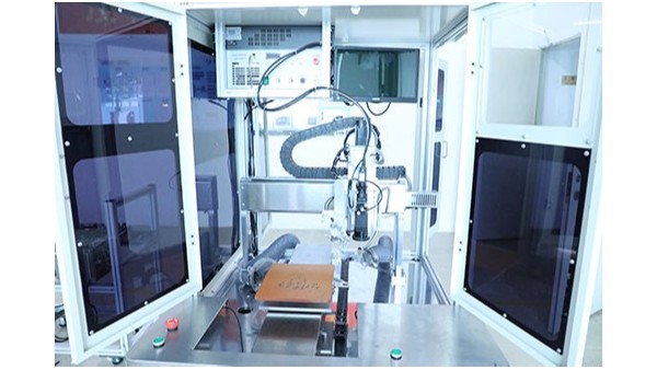 自動點膠機的精度