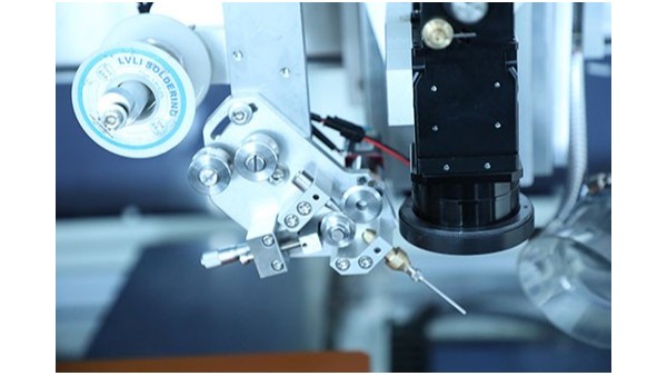 自動(dòng)點(diǎn)膠機(jī)液料點(diǎn)膠的注意事項(xiàng)