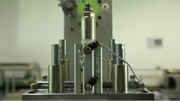 蘇州手動(dòng)點(diǎn)膠機(jī)廠家